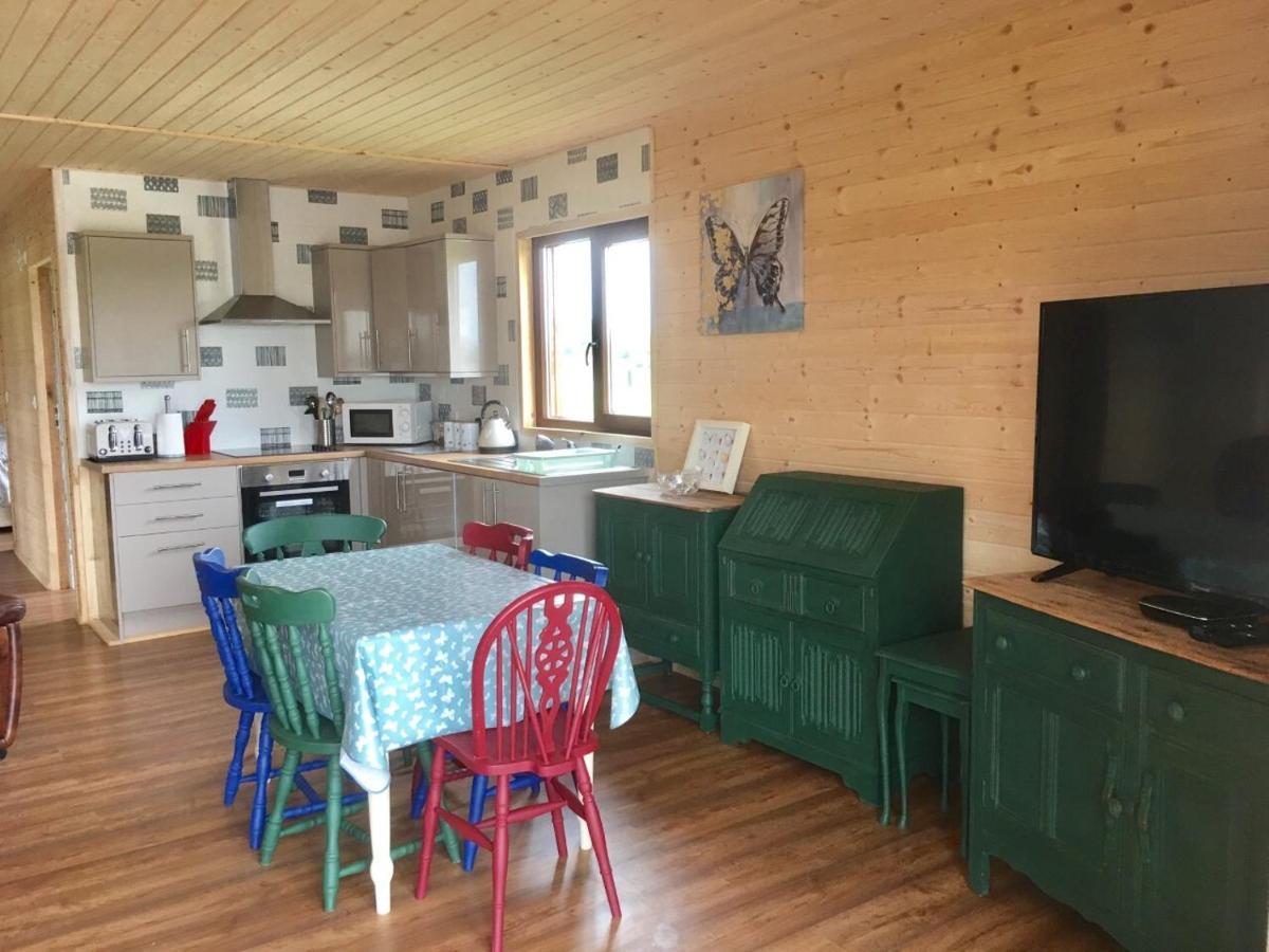 Lakeside Fishing Lodges Boston Exterior photo